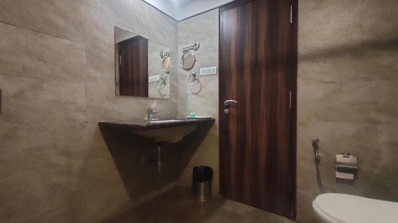 فندق ساش ريزدنسي Ānand المظهر الخارجي الصورة